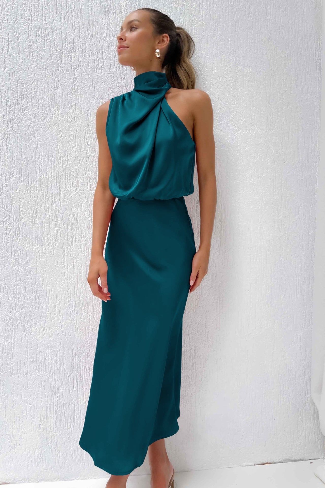 FERNANDA™ | Vestido Midi Que Faz Você Se Sentir a Mulher Mais Elegante da Sala