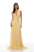 URANIE™ | Vestido Maxi Halter Amarelo que Transforma Qualquer Ocasião em Momento Inesquecível