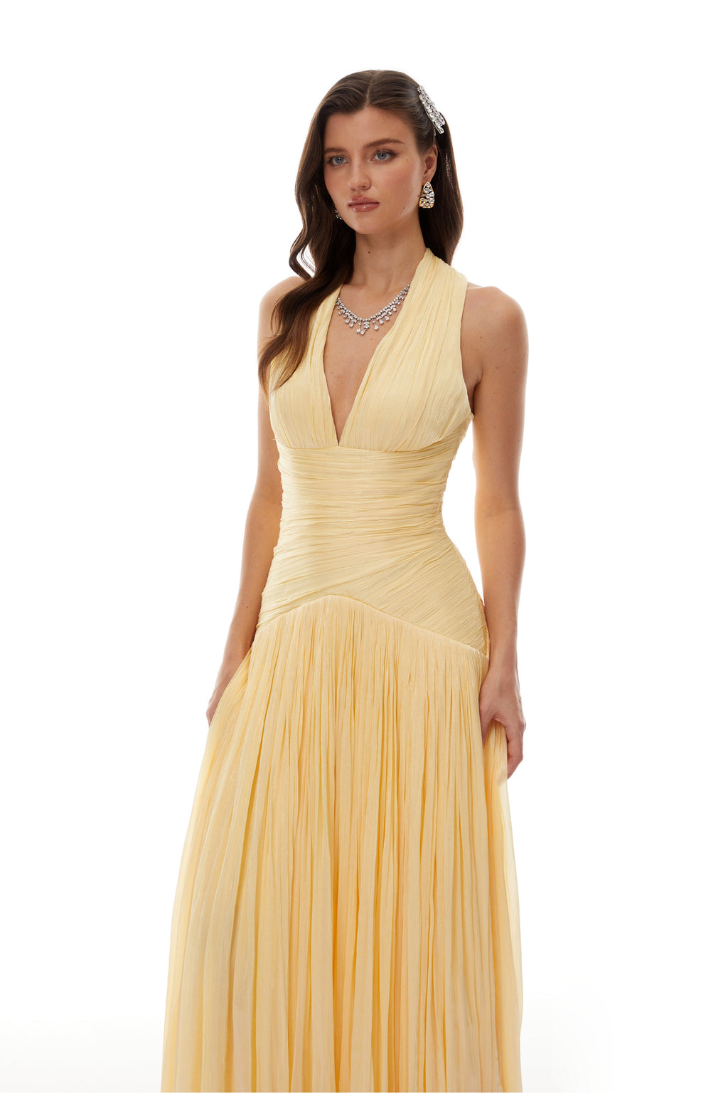 URANIE™ | Vestido Maxi Halter Amarelo que Transforma Qualquer Ocasião em Momento Inesquecível