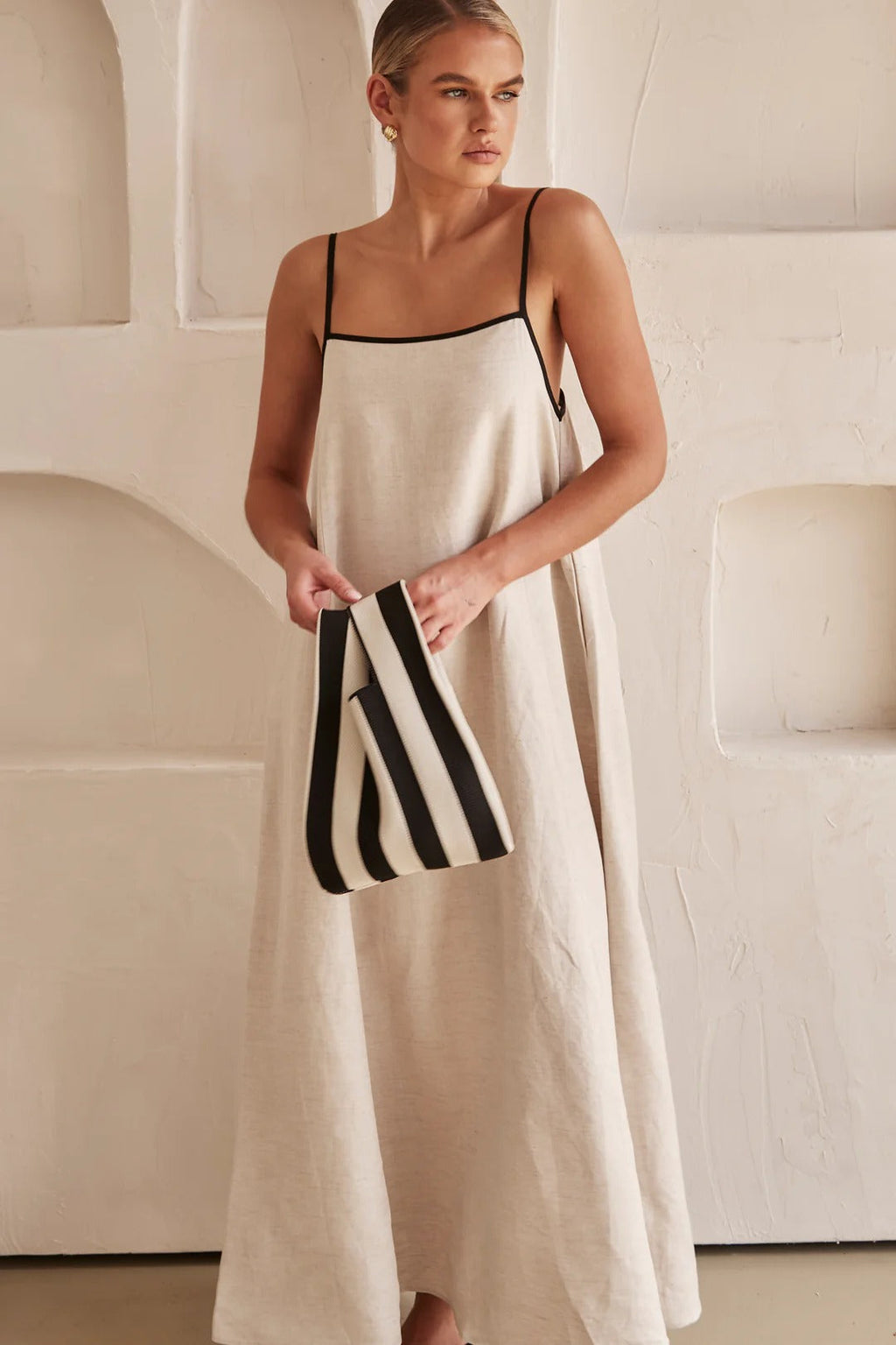 NATIVIDADE™ | Vestido Midi Que Faz Você Se Sentir a Mulher Mais Elegante da Sala