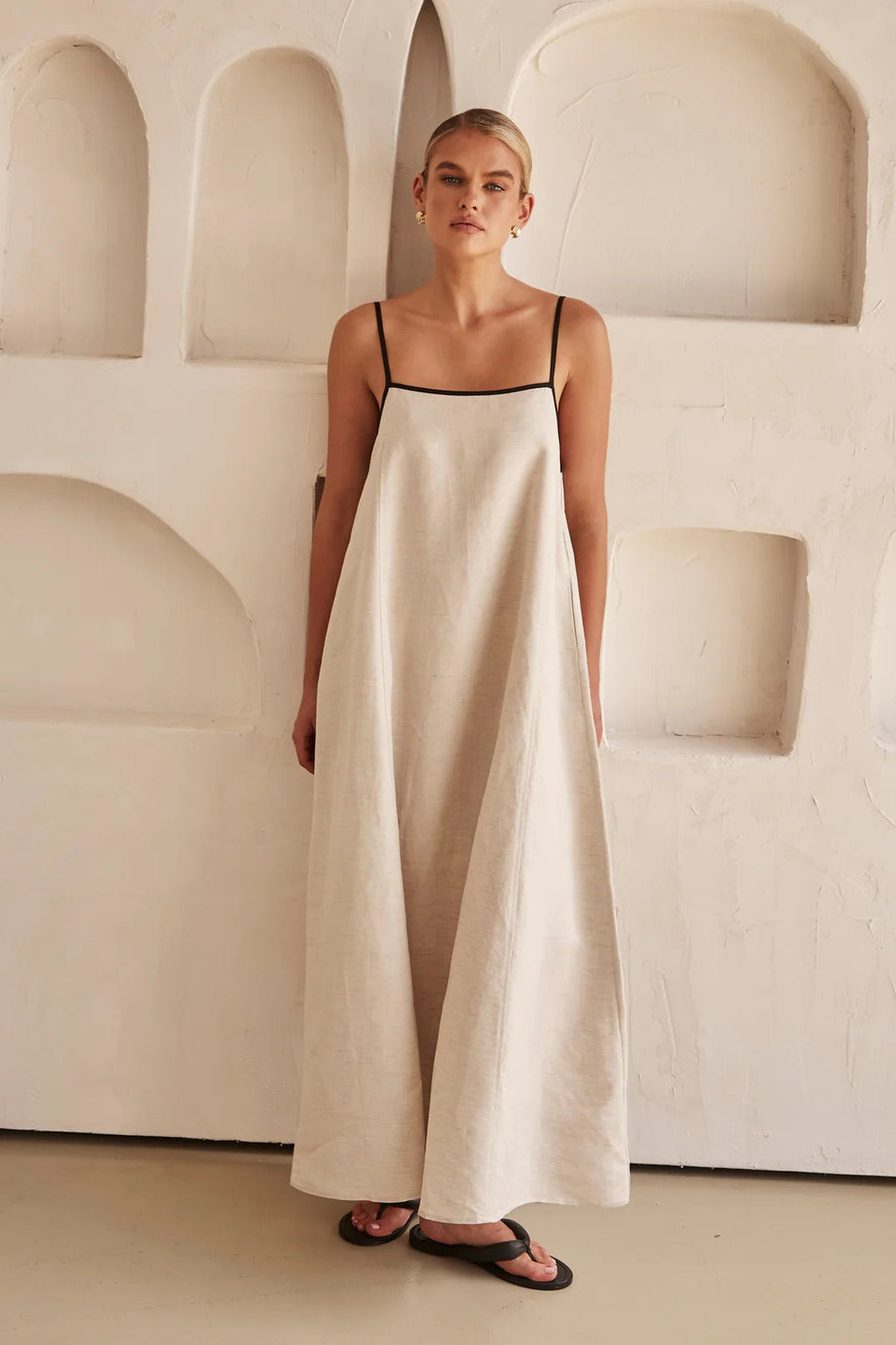NATIVIDADE™ | Vestido Midi Que Faz Você Se Sentir a Mulher Mais Elegante da Sala