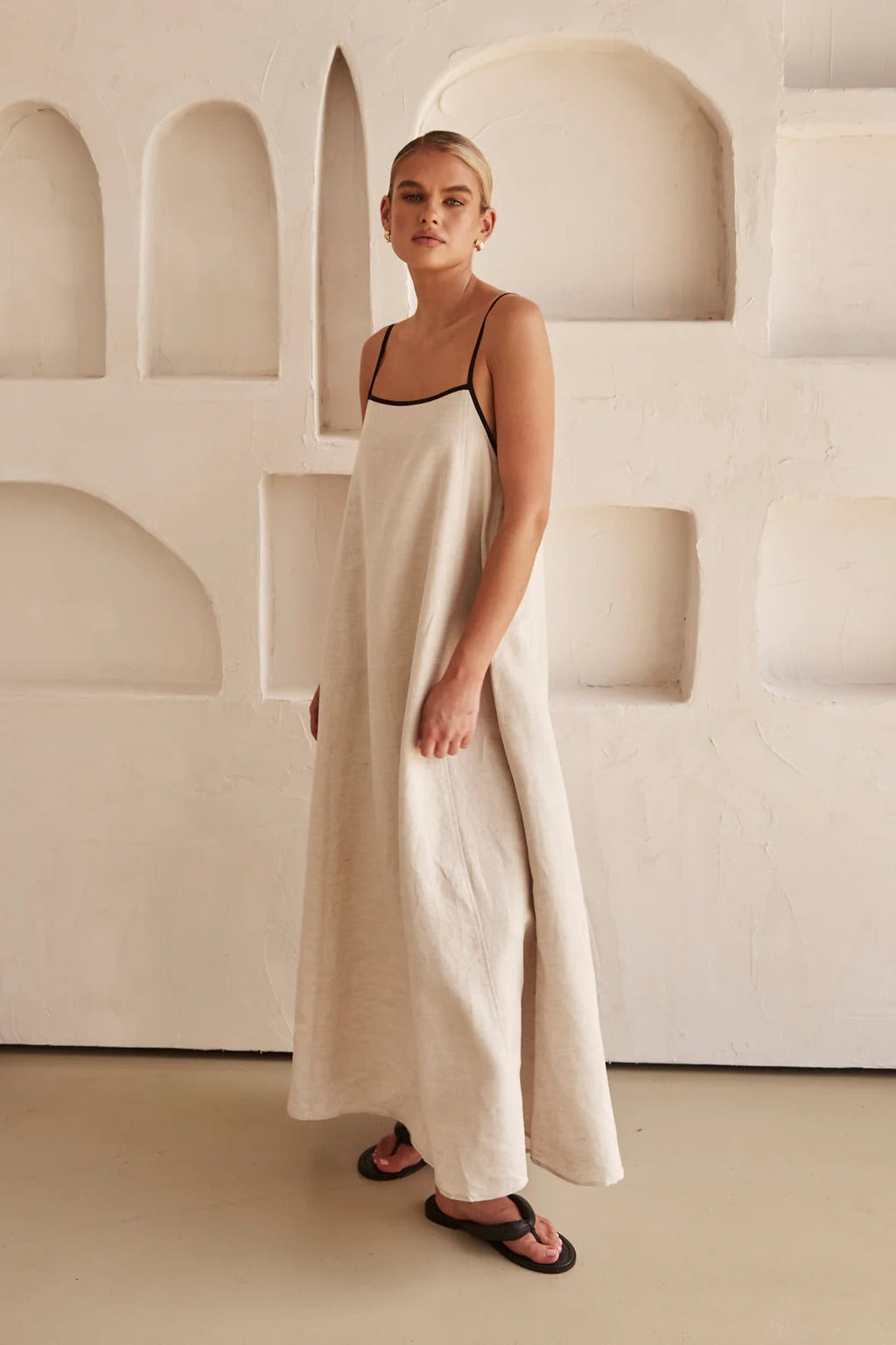 NATIVIDADE™ | Vestido Midi Que Faz Você Se Sentir a Mulher Mais Elegante da Sala