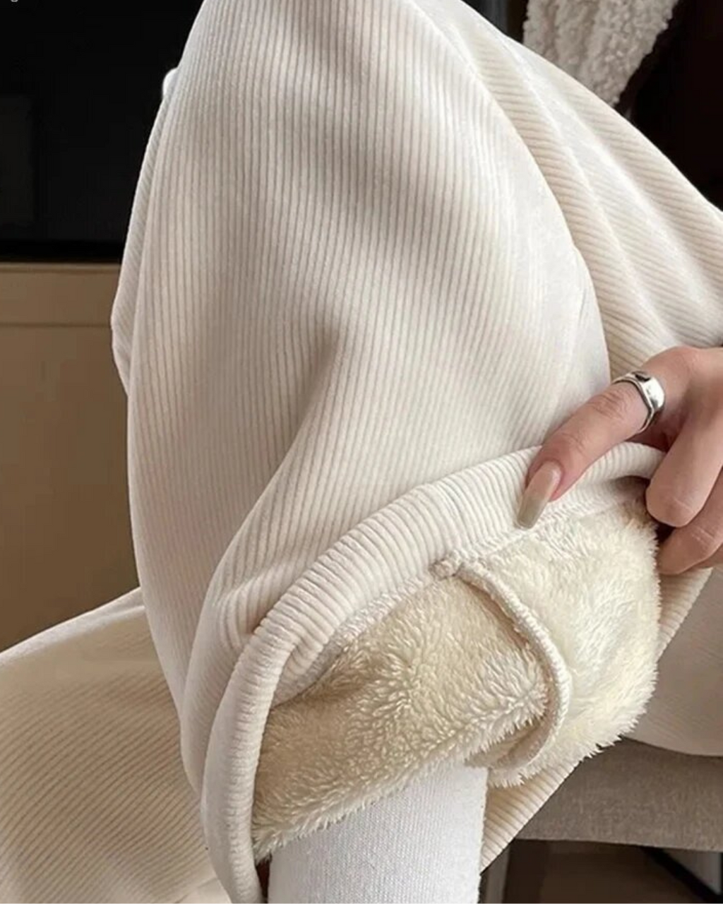 BRANCA™ | Calça Que Faz Suas Pernas Parecerem Quilômetros de Elegância