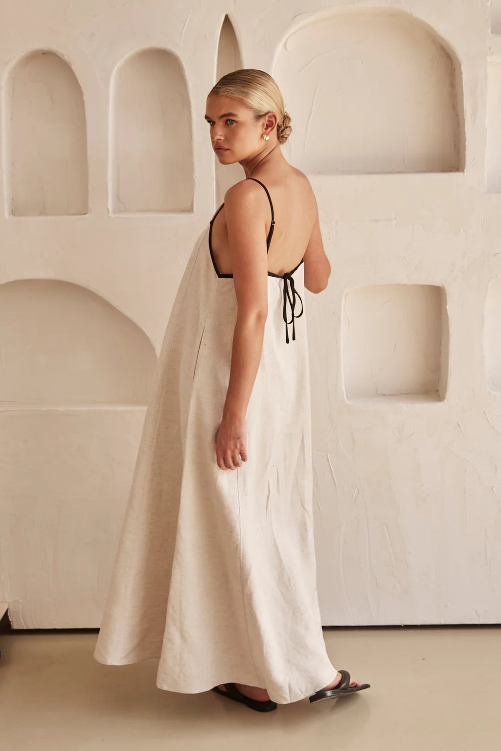 NATIVIDADE™ | Vestido Midi Que Faz Você Se Sentir a Mulher Mais Elegante da Sala