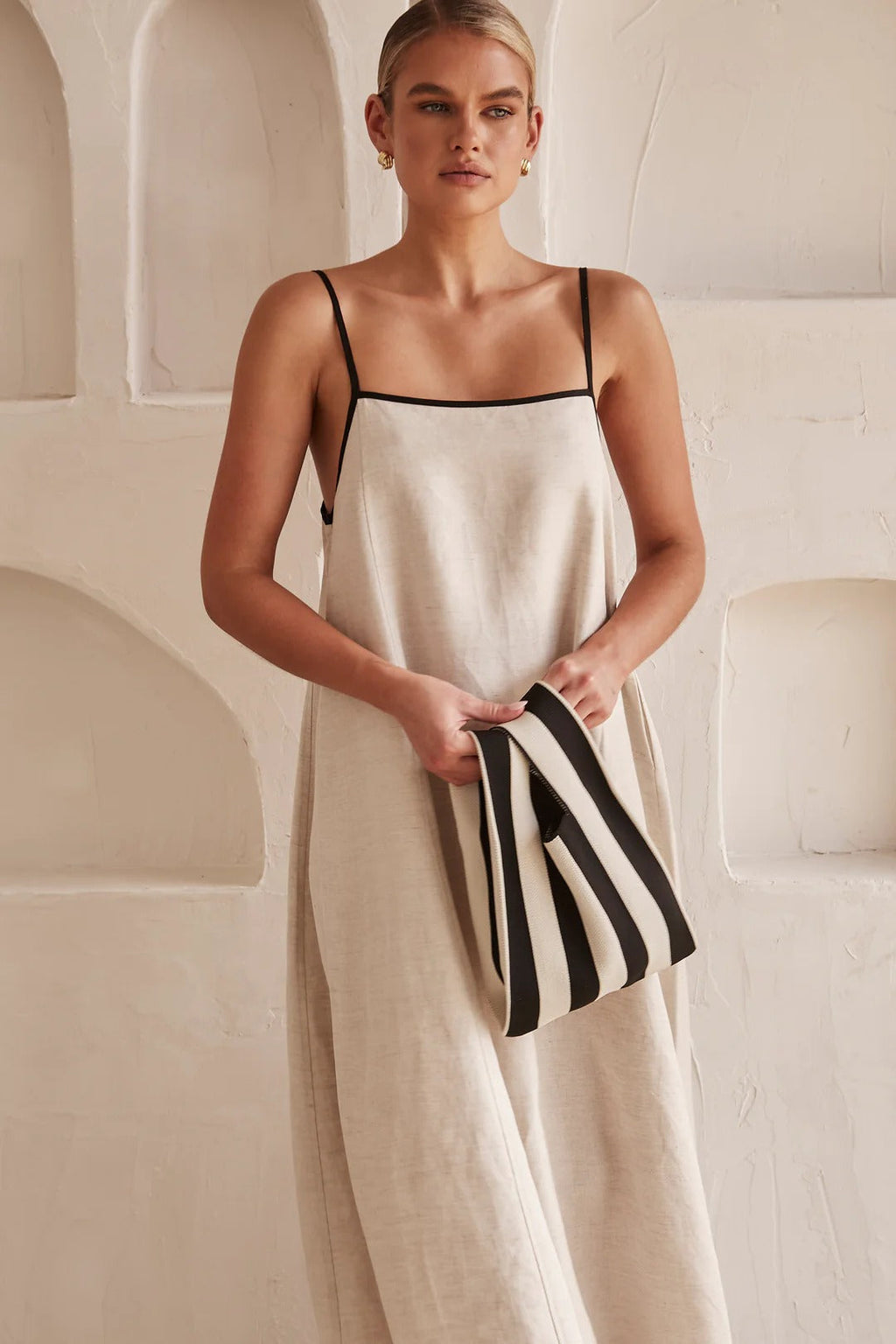NATIVIDADE™ | Vestido Midi Que Faz Você Se Sentir a Mulher Mais Elegante da Sala