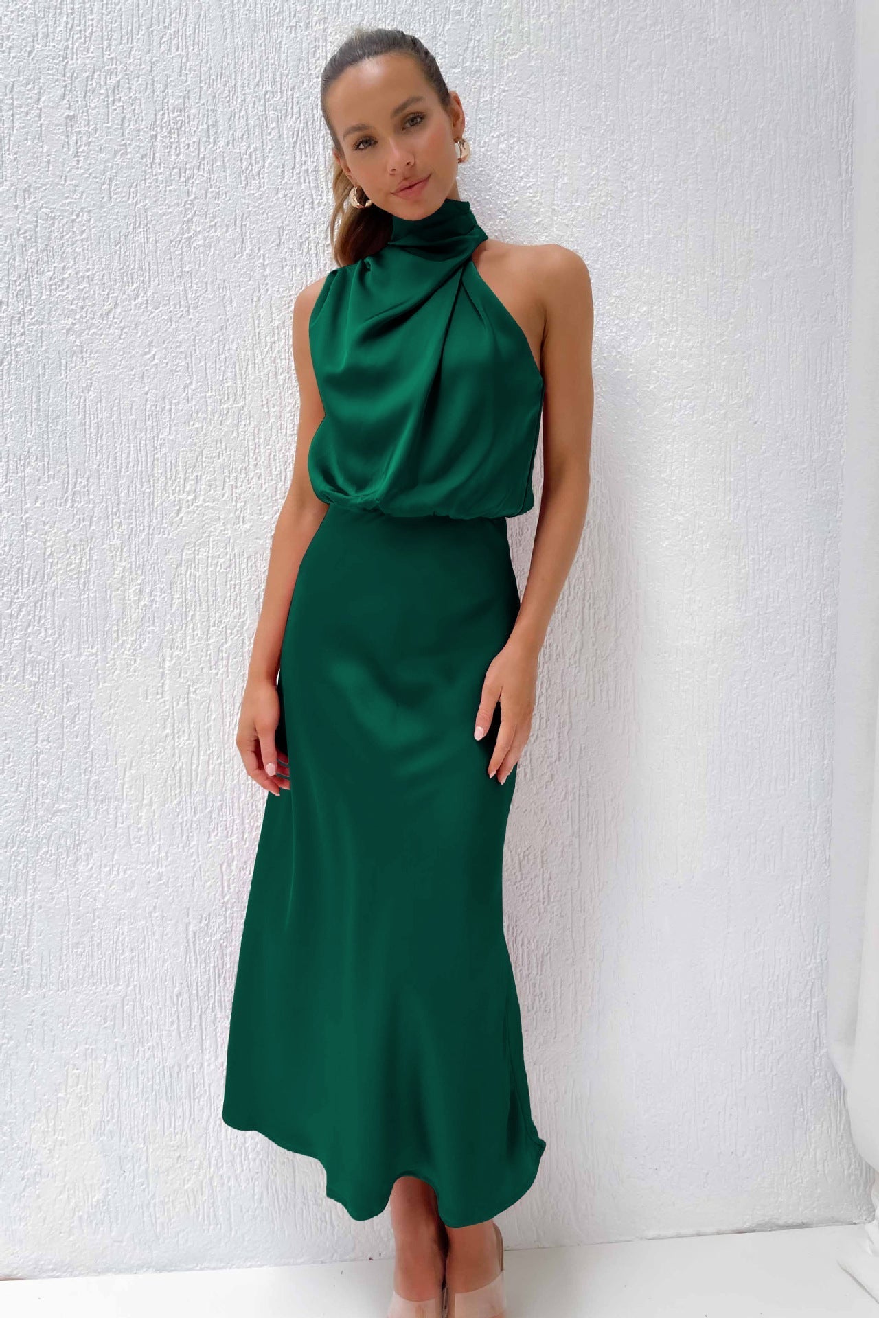 FERNANDA™ | Vestido Midi Que Faz Você Se Sentir a Mulher Mais Elegante da Sala