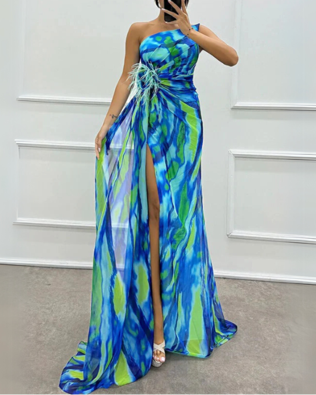 PATRÍCIA™ | Vestido Midi Que Faz Você Se Sentir a Mulher Mais Elegante da Sala