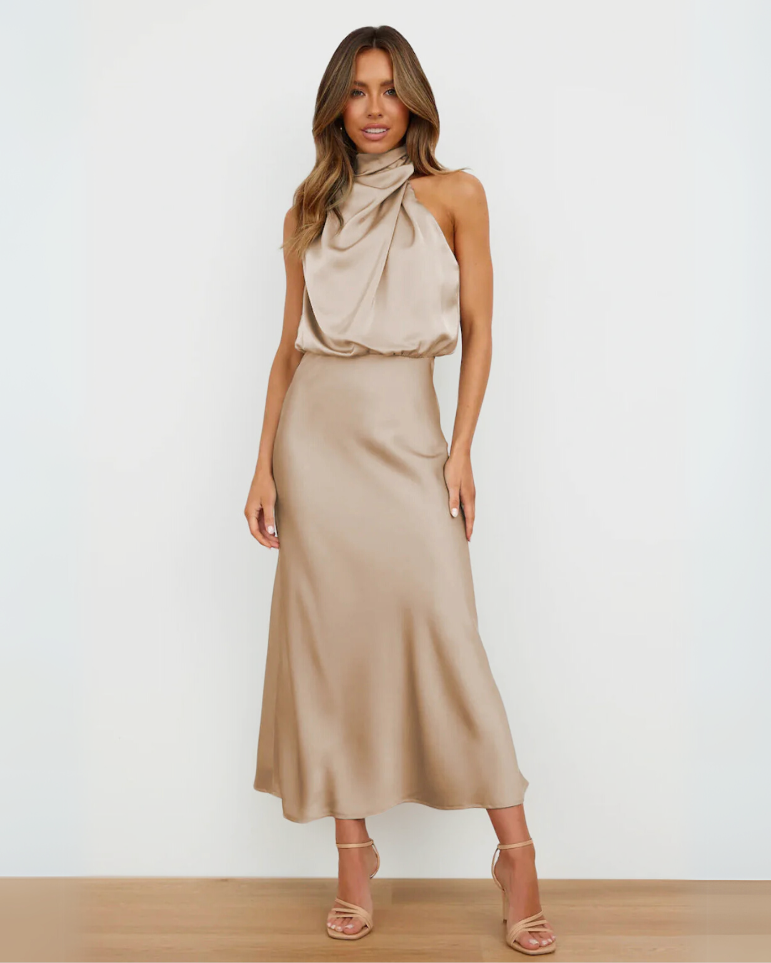 FERNANDA™ | Vestido Midi Que Faz Você Se Sentir a Mulher Mais Elegante da Sala