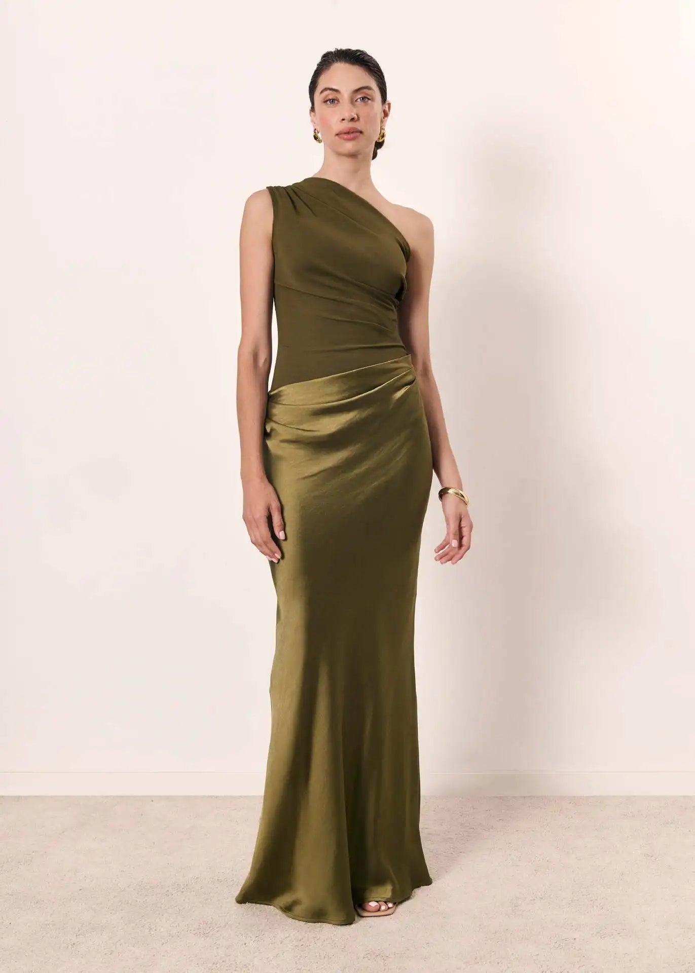 ZÉLIA™ | Vestido Midi Para a Mulher Que Não Precisa de Aprovação Para Brilhar