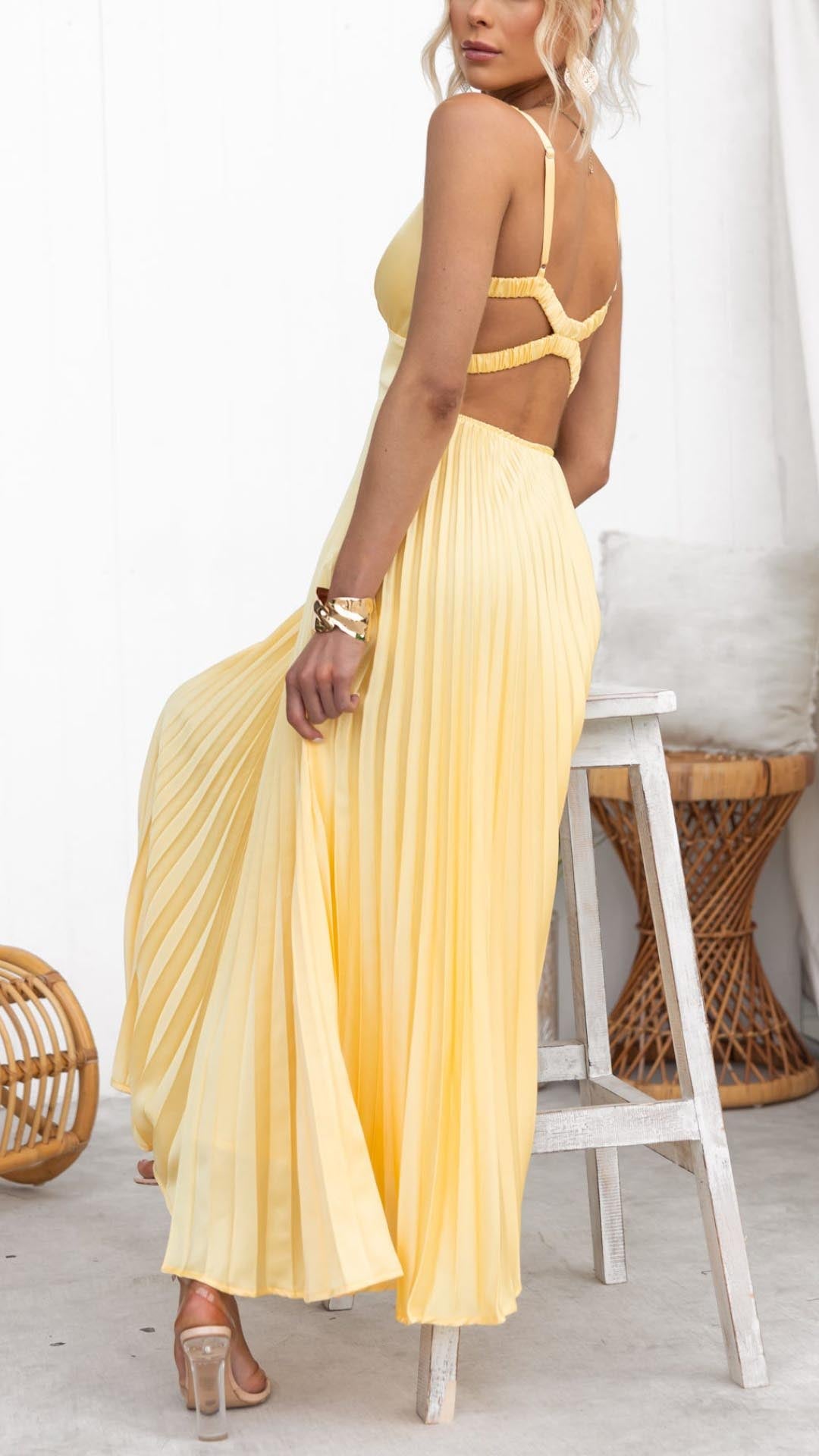 SARA™ | Vestido com Acabamento Perfeito Para Qualquer Produção
