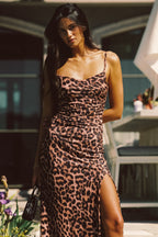 CHIQUINHA™ | Vestido Midi Que Faz Você Se Sentir a Mulher Mais Elegante da Sala