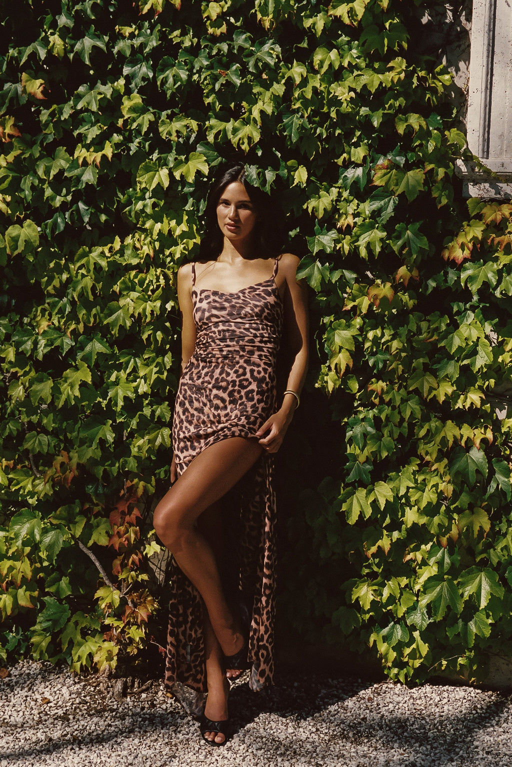 CHIQUINHA™ | Vestido Midi Que Faz Você Se Sentir a Mulher Mais Elegante da Sala
