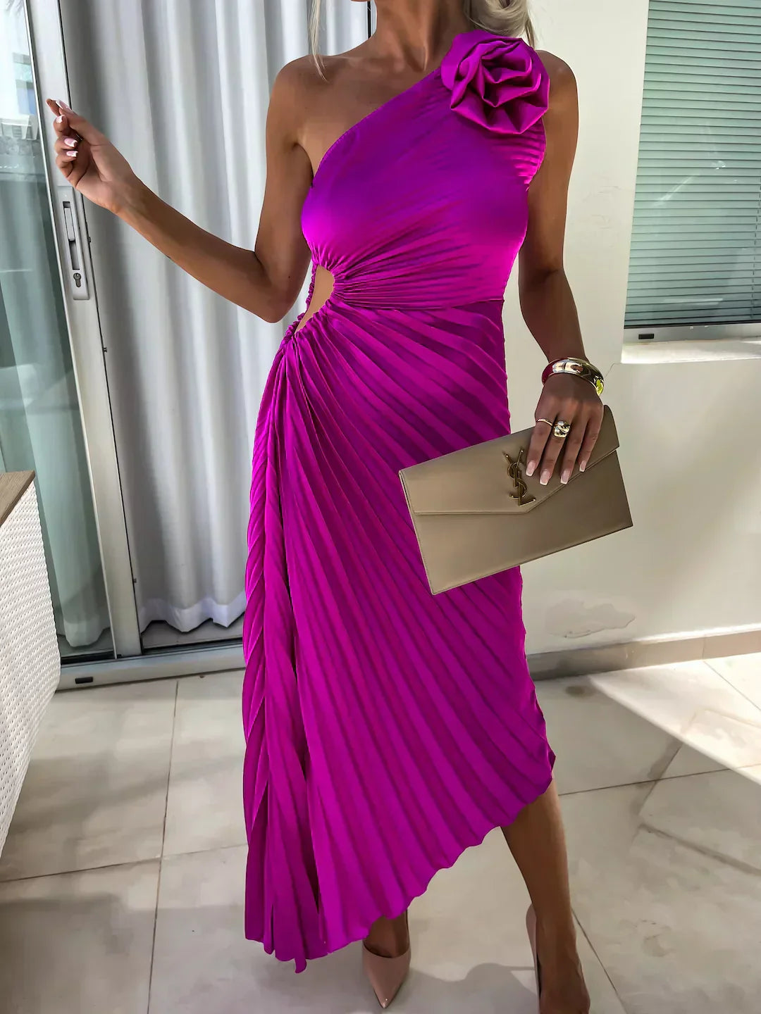INÊS™ | Vestido Midi Para Quando Você Quer Impressionar Sem Se Esforçar
