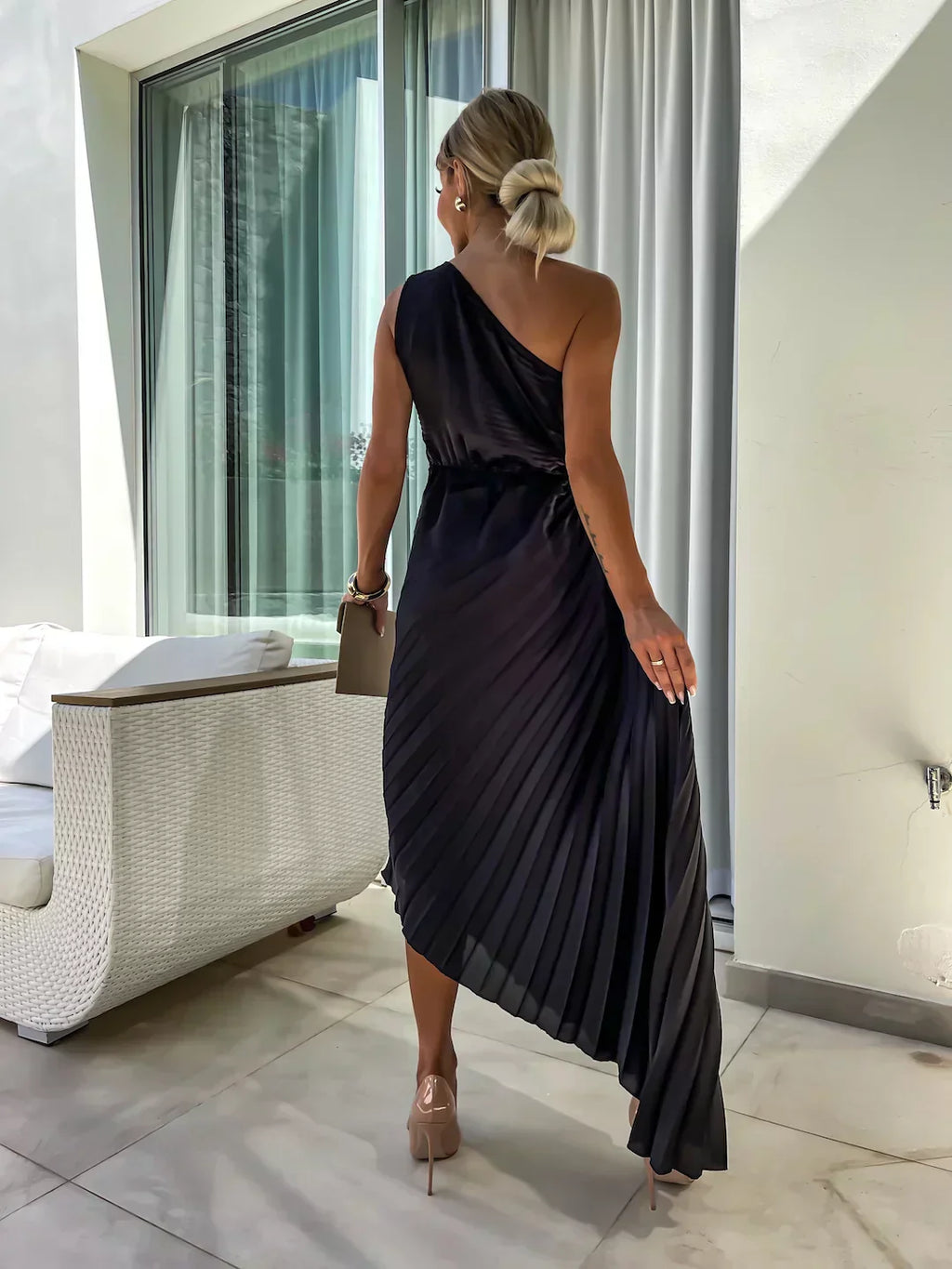 INÊS™ | Vestido Midi Para Quando Você Quer Impressionar Sem Se Esforçar