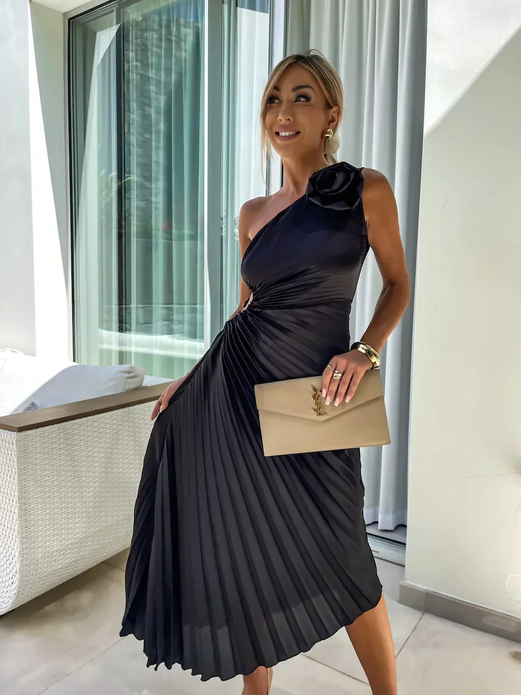 INÊS™ | Vestido Midi Para Quando Você Quer Impressionar Sem Se Esforçar