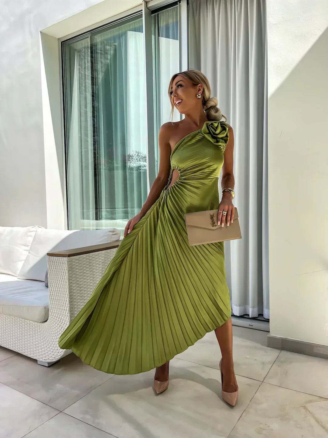 INÊS™ | Vestido Midi Para Quando Você Quer Impressionar Sem Se Esforçar