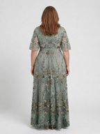 TARSILA™ | Vestido Midi Que Faz Você Se Sentir a Mulher Mais Elegante da Sala