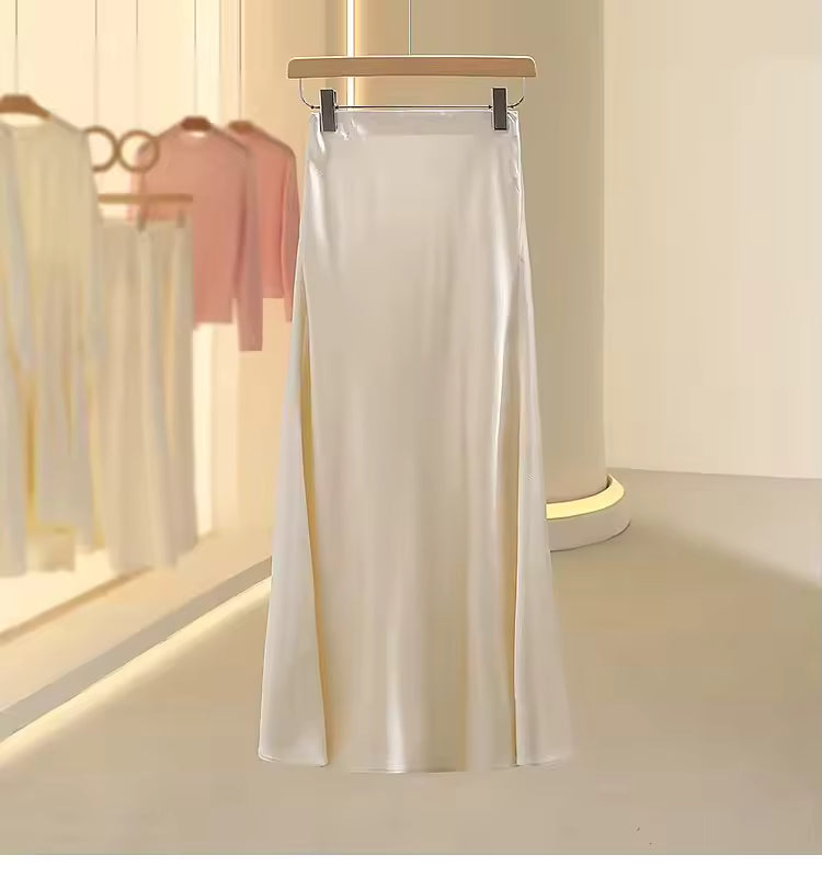 CORA™ | Saia Midi Que Faz Você Se Sentir a Mulher Mais Elegante da Sala