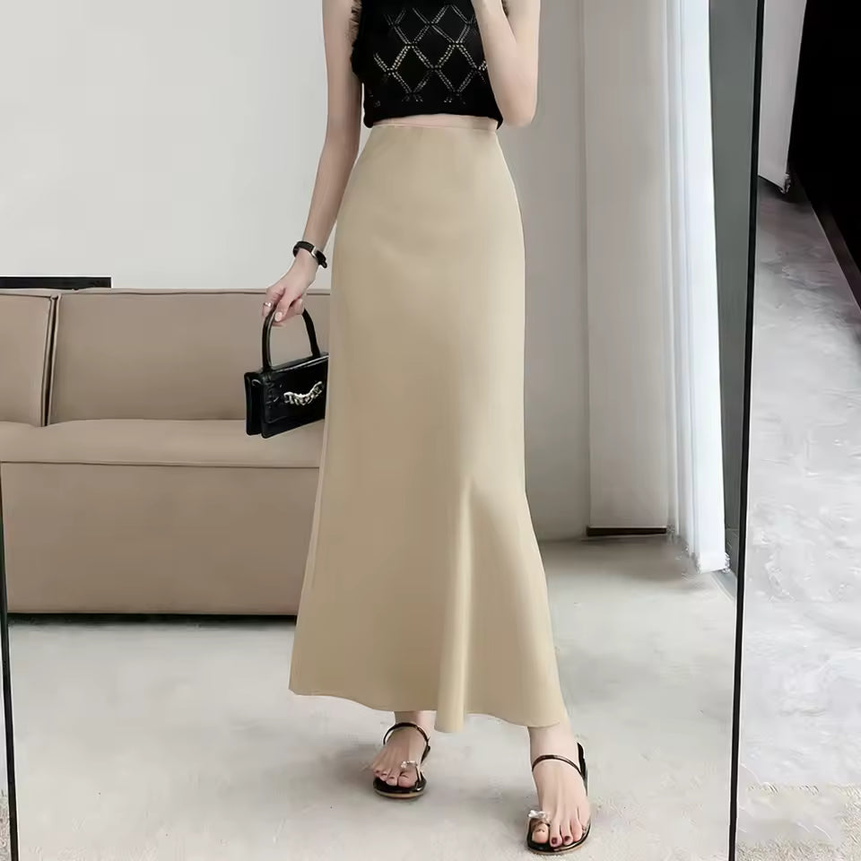 CORA™ | Saia Midi Que Faz Você Se Sentir a Mulher Mais Elegante da Sala