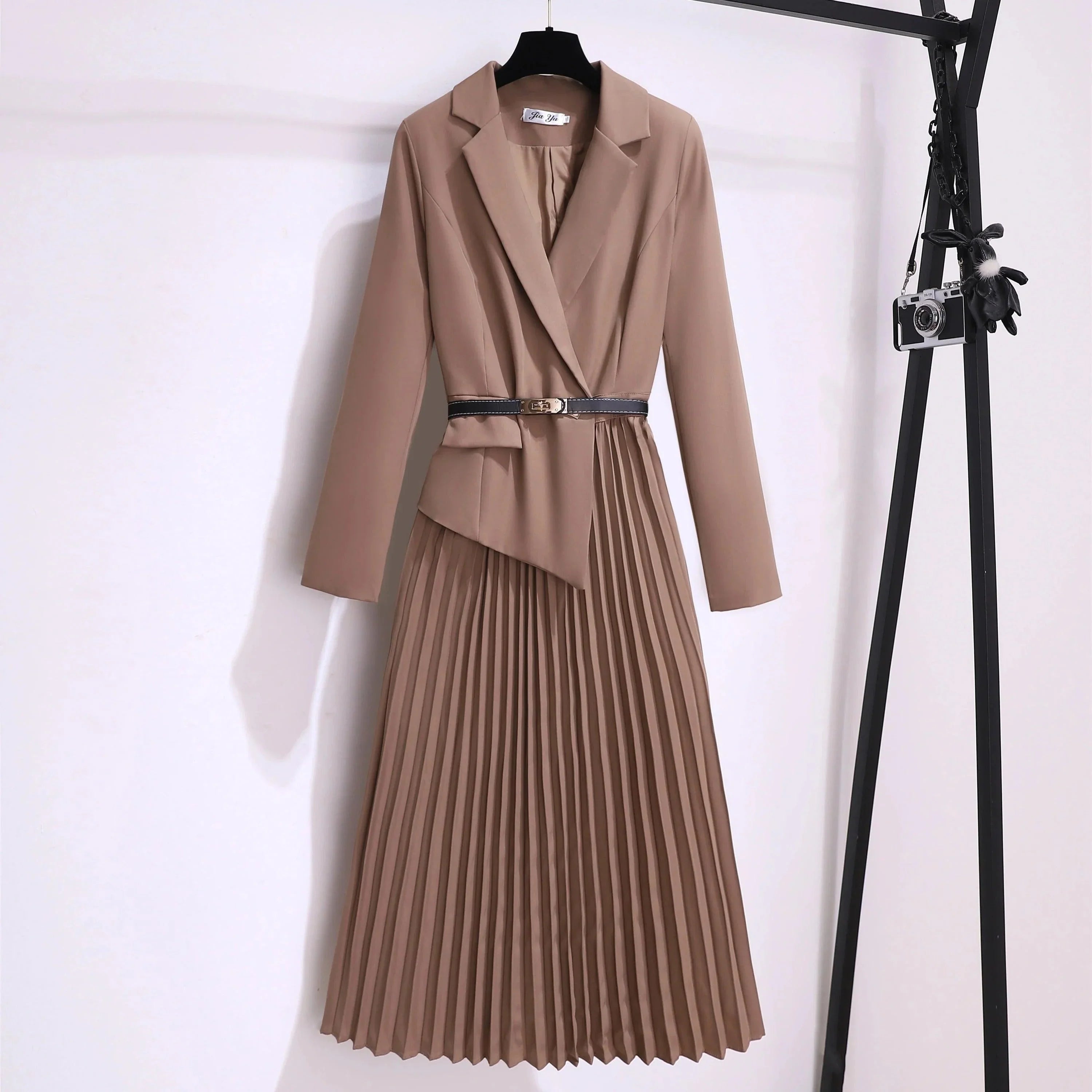 ELIETE™ | Vestido Midi Para Quando Você Quer Impressionar Sem Se Esforçar