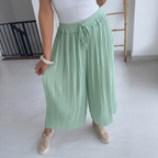 ROSÁRIA™ | Calça  Midi Para a Mulher Que Não Precisa de Aprovação Para Brilhar