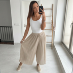 ROSÁRIA™ | Calça  Midi Para a Mulher Que Não Precisa de Aprovação Para Brilhar